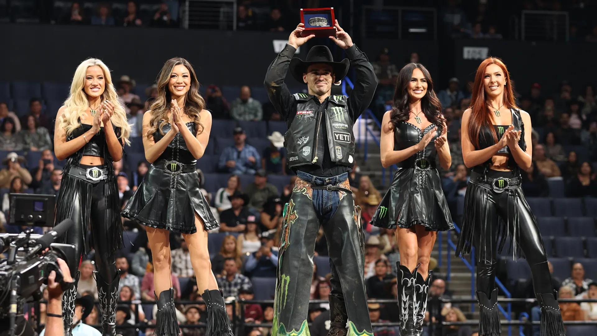 Two-time PBR World Champion Jose Vitor Leme goes for 90 points twice to win PBR Ontario 