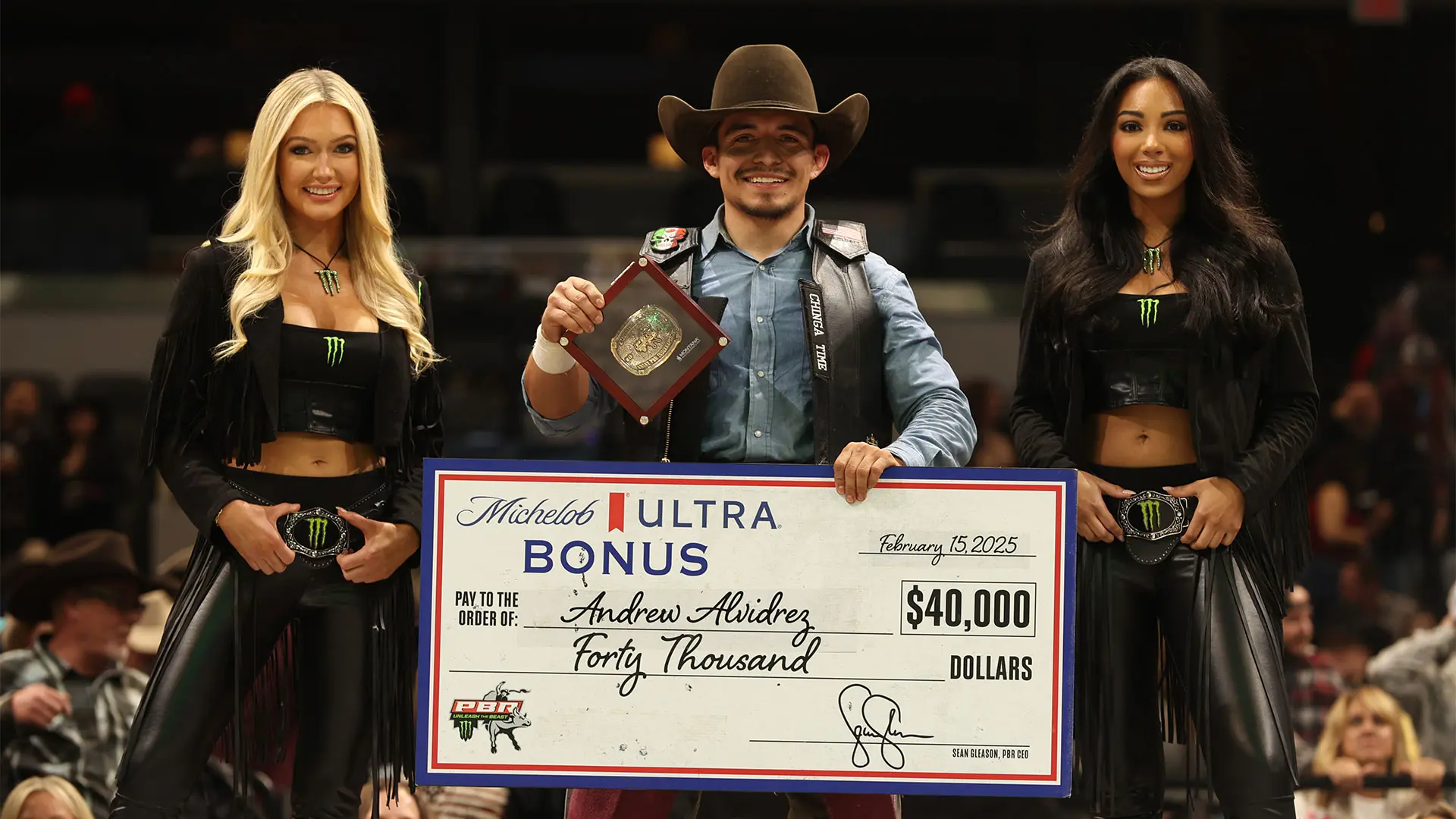 Andrew Alvidrez wins Ariat PBR Indianapolis, presented by Cooper Tires, in front of sold-out Gainbridge Fieldhouse crowd, moving to world No. 7 