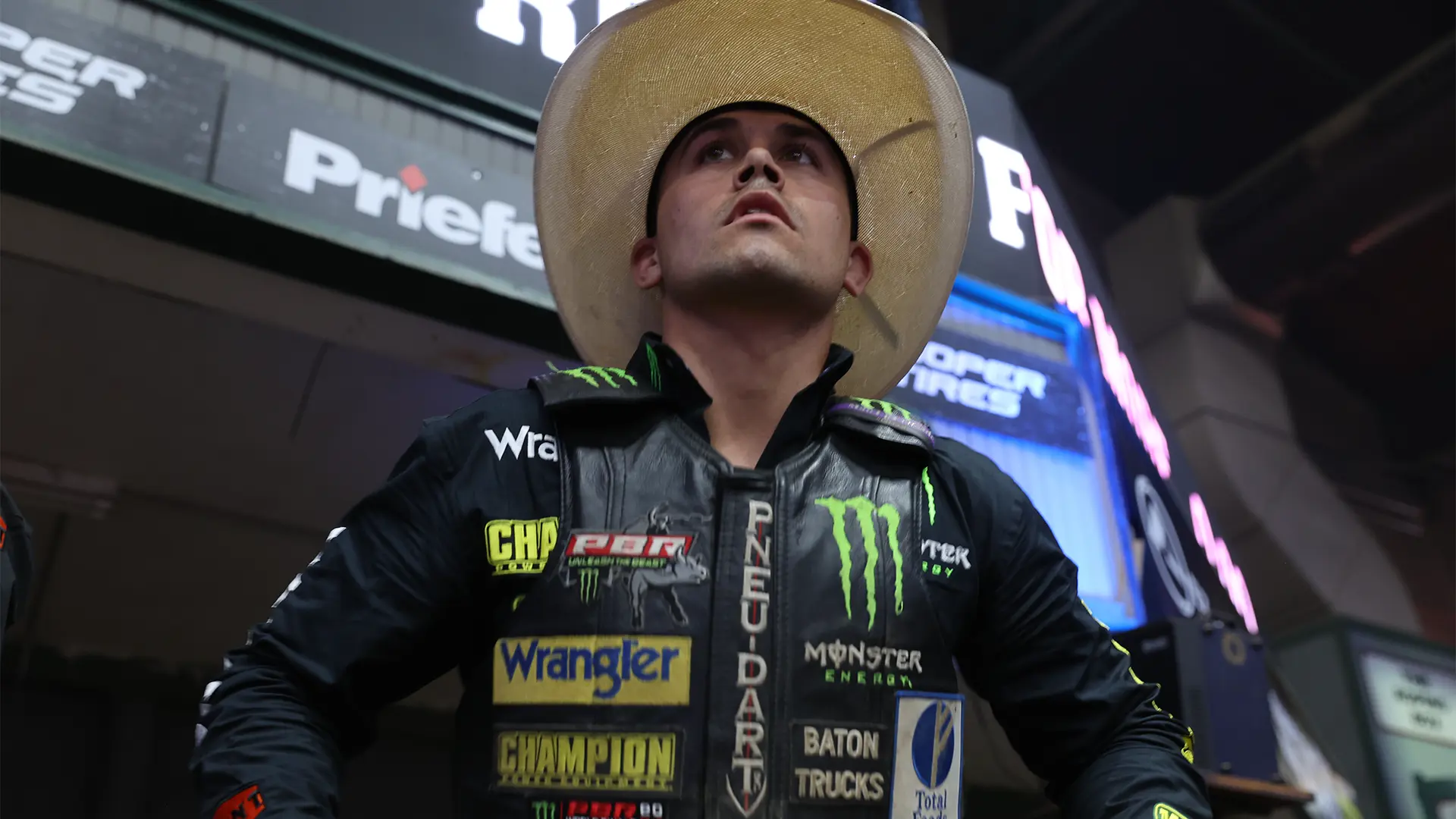 2022 World Champion Daylon Swearingen resumes title-contending form 