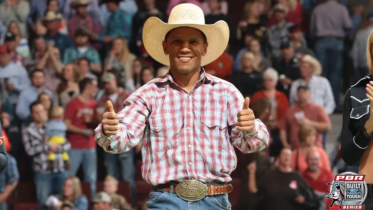 Oliveira wins Round 1 of Bad Boy Mowdown