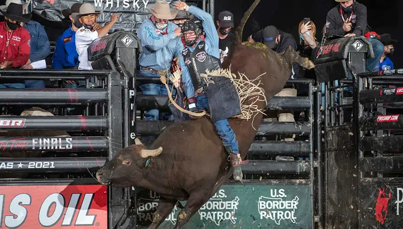 Lane Nobles grants his son’s Halloween wish and earns wild card berth to PBR World Finals 