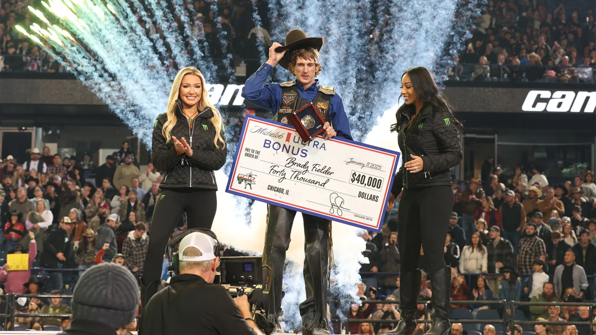 Flawless Brady Fielder wins sold-out PBR Unleash The Beast event in Chicagoland