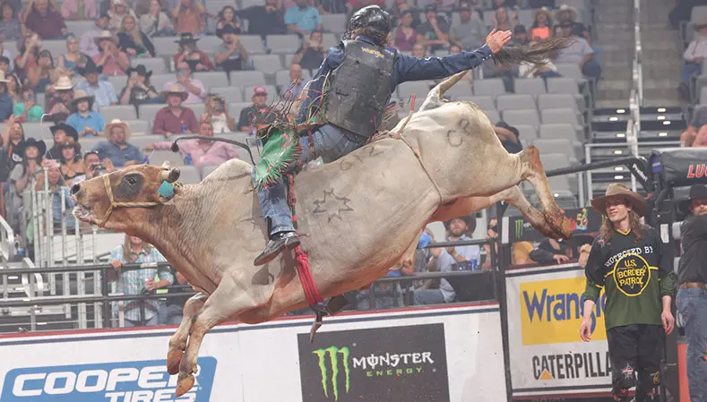 Ridin Solo takes lead in YETI World Champion Bull Race