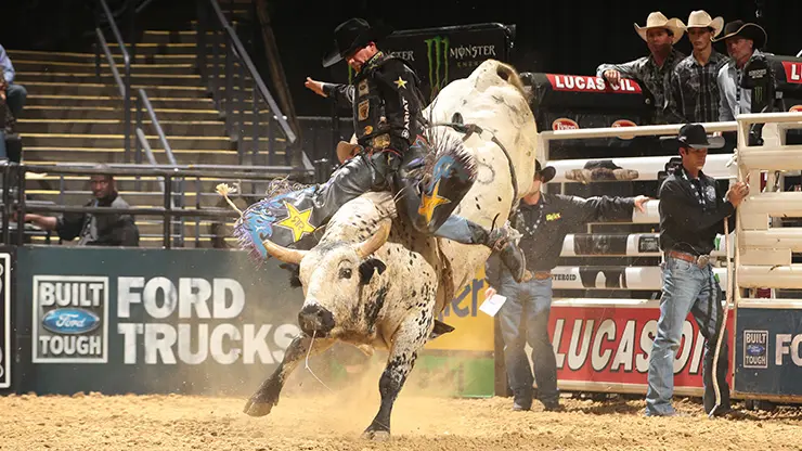 Wing takes Round 1 in Oakland; Title race tightens