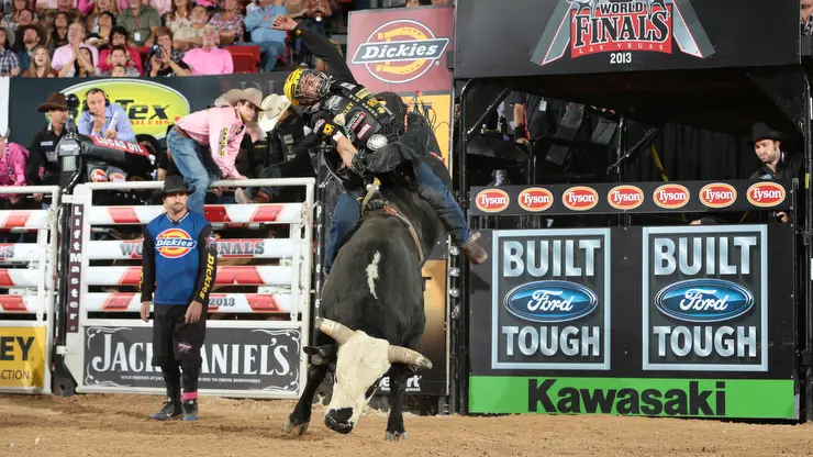 Alves regains No. 1 spot in world standings