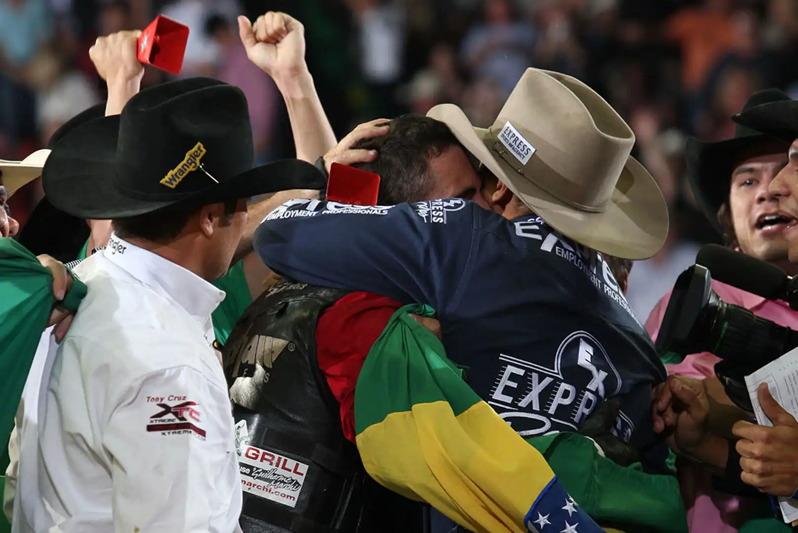 b55aee00-9769-49cf-8726-ce927ac97b14