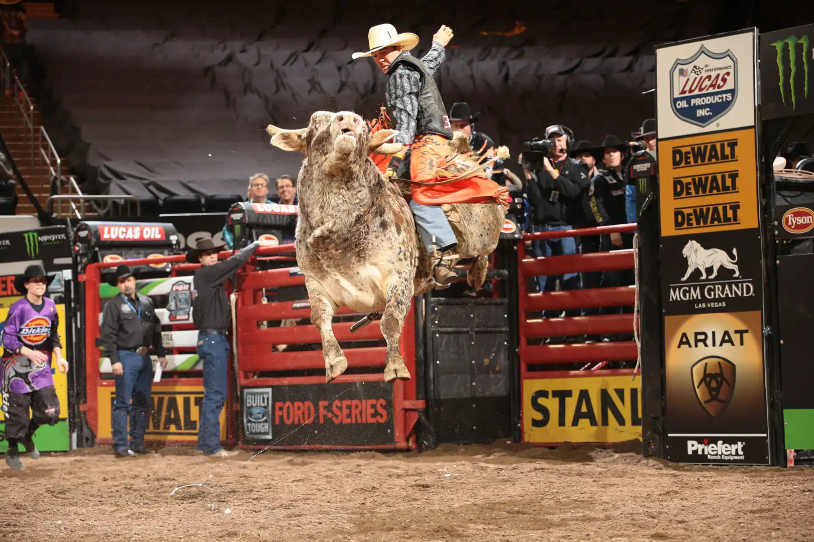 4b798174-7dcb-433e-8f99-29817b46b956