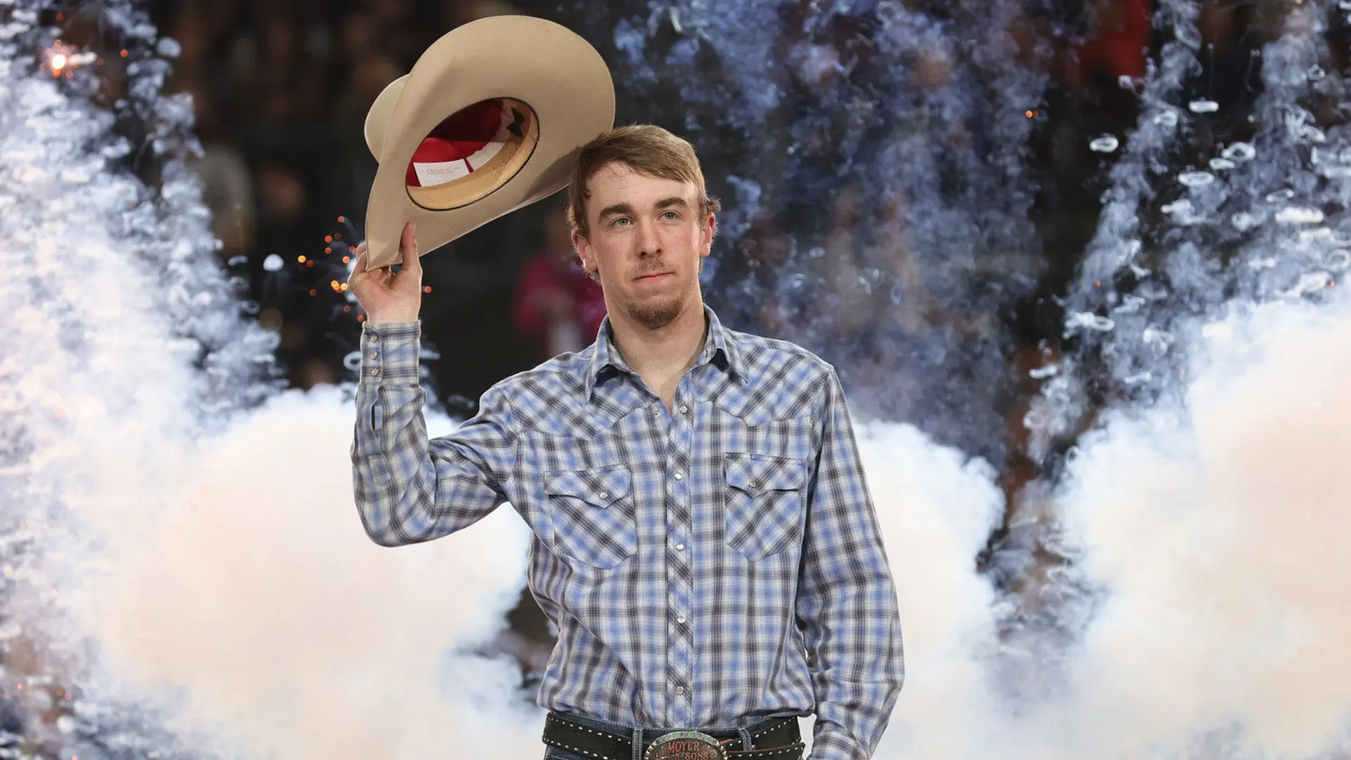 Rookie Tate Pollmeier wins Round 1 of PBR Gem State Bucking Battle in Nampa