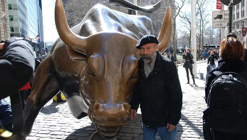 Charging Bull artist creates new trophy for PBR in New York