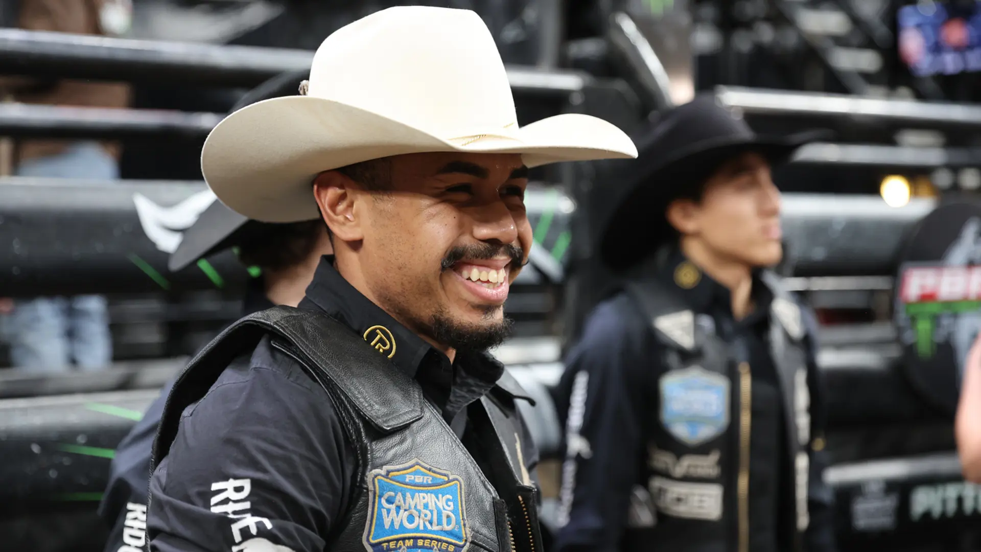 Arizona’s Keyshawn Whitehorse walks off Oklahoma Wildcatters to win Round 1 of PBR Pittsburgh in front of sell-out crowd