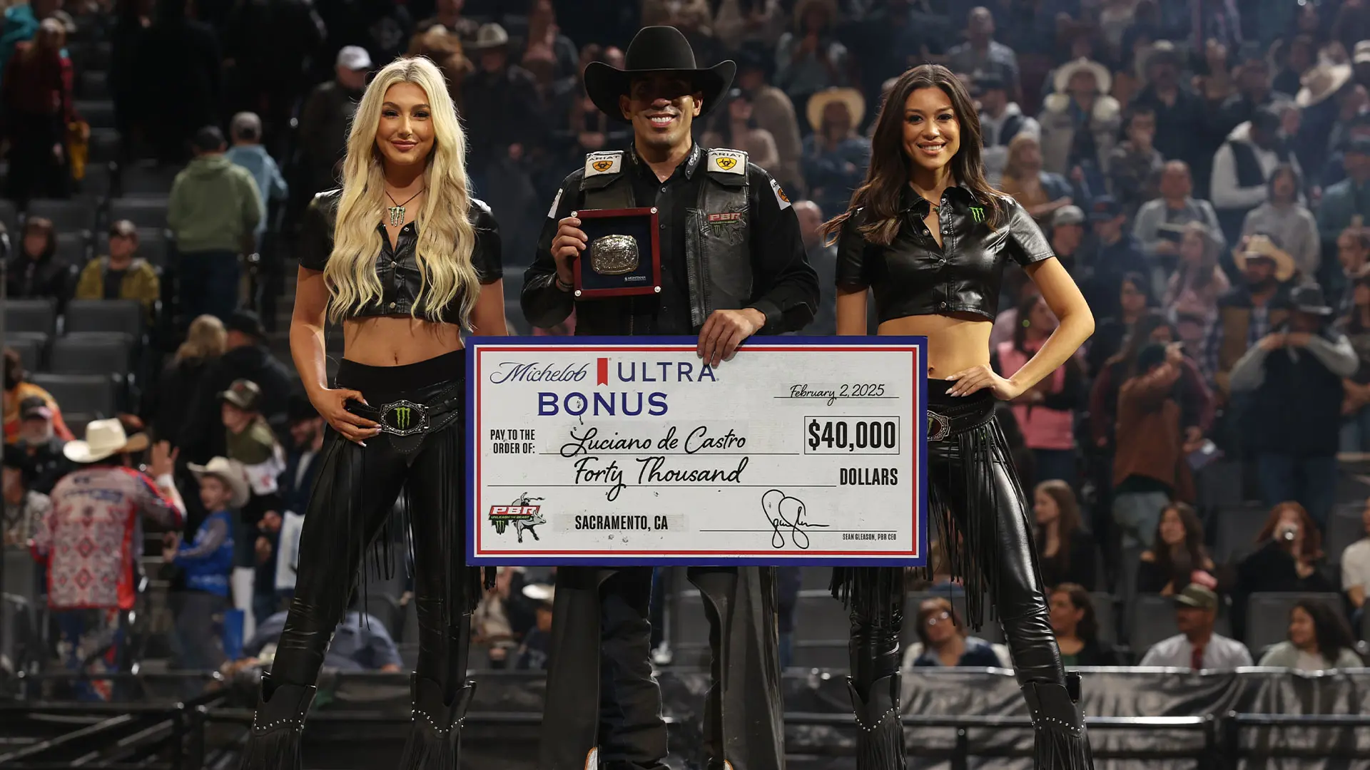 Luciano De Castro captures first UTB win since 2018 at Wrangler Long Live Cowboys PBR Sacramento Presented by Cooper Tires 