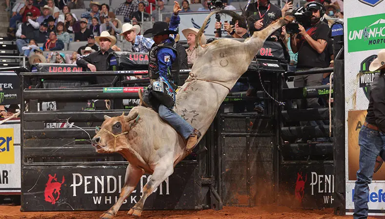 Ridin Solo wins 2022 YETI World Champion Bull title