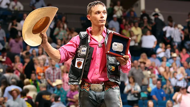 Gay conquers championship round obstacle