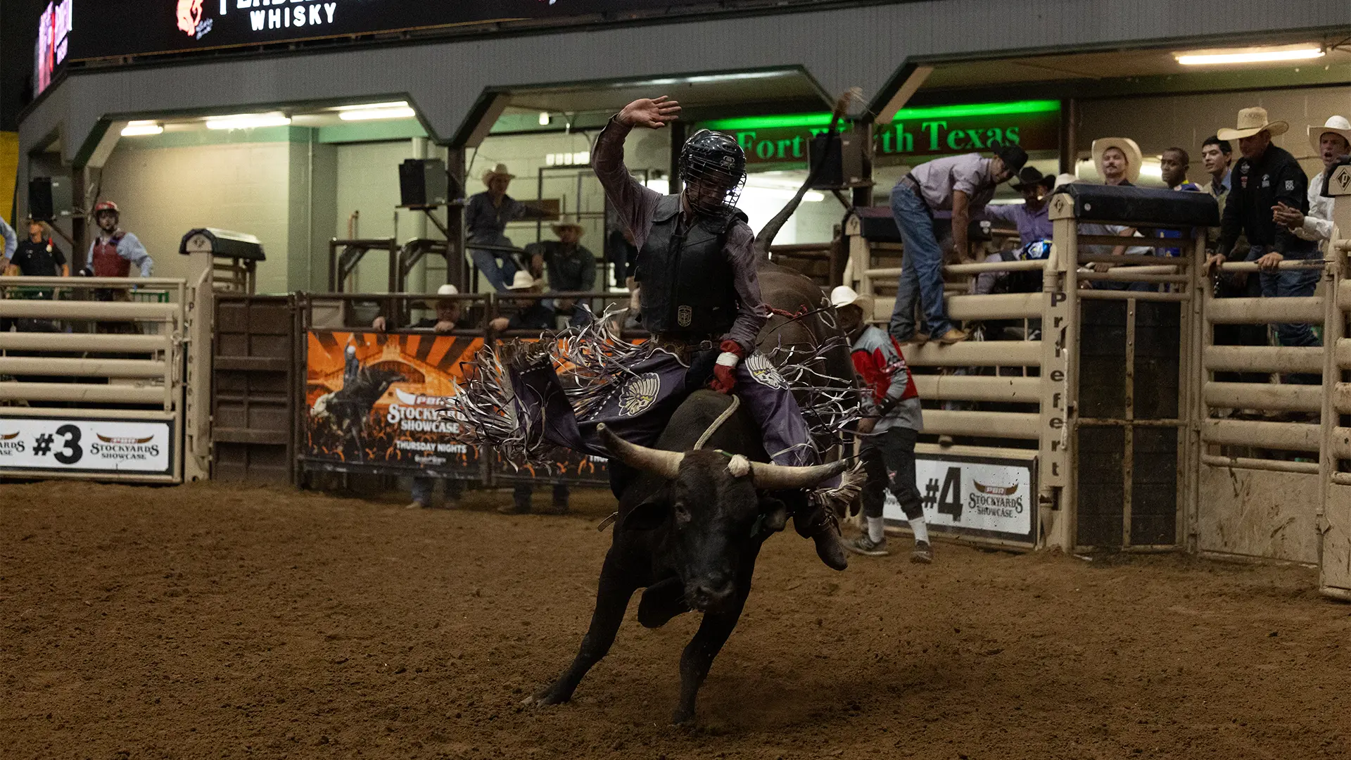 Lorenzo Lopez’s perfect outing wins PBR’s Stockyards Showcase