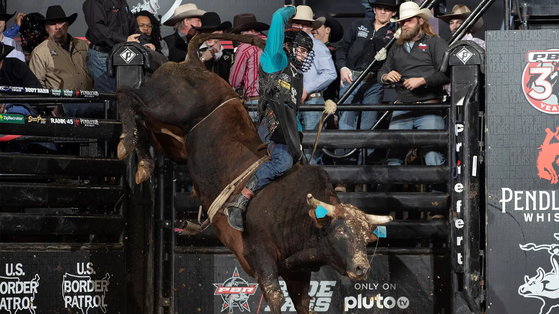 Chase Wimer wins opening round of PBR Cedar Park Chute Out
