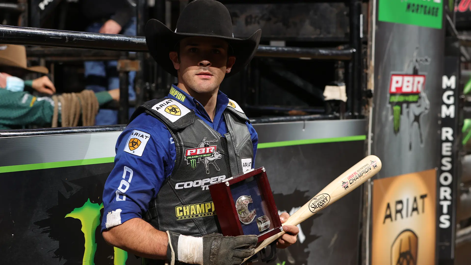 World’s best bull Riders return to Louisville for PBR Cooper Tires Invitational at KFC Yum! Center April 29-30