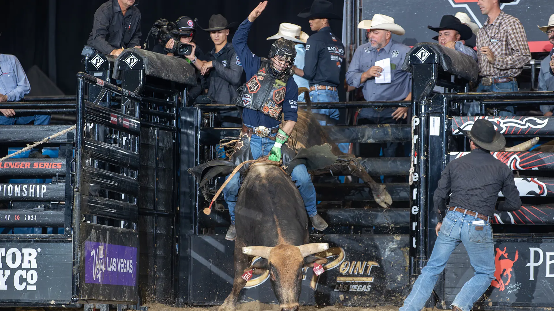 Perfect Miguel de Jesus wins PBR Stockyards Showcase