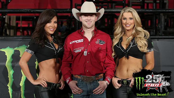 Brennon Eldred takes event lead in Albuquerque with Round 2 Win