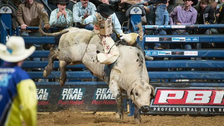 Holmes takes Round 1 at Wheeling BlueDEF Event