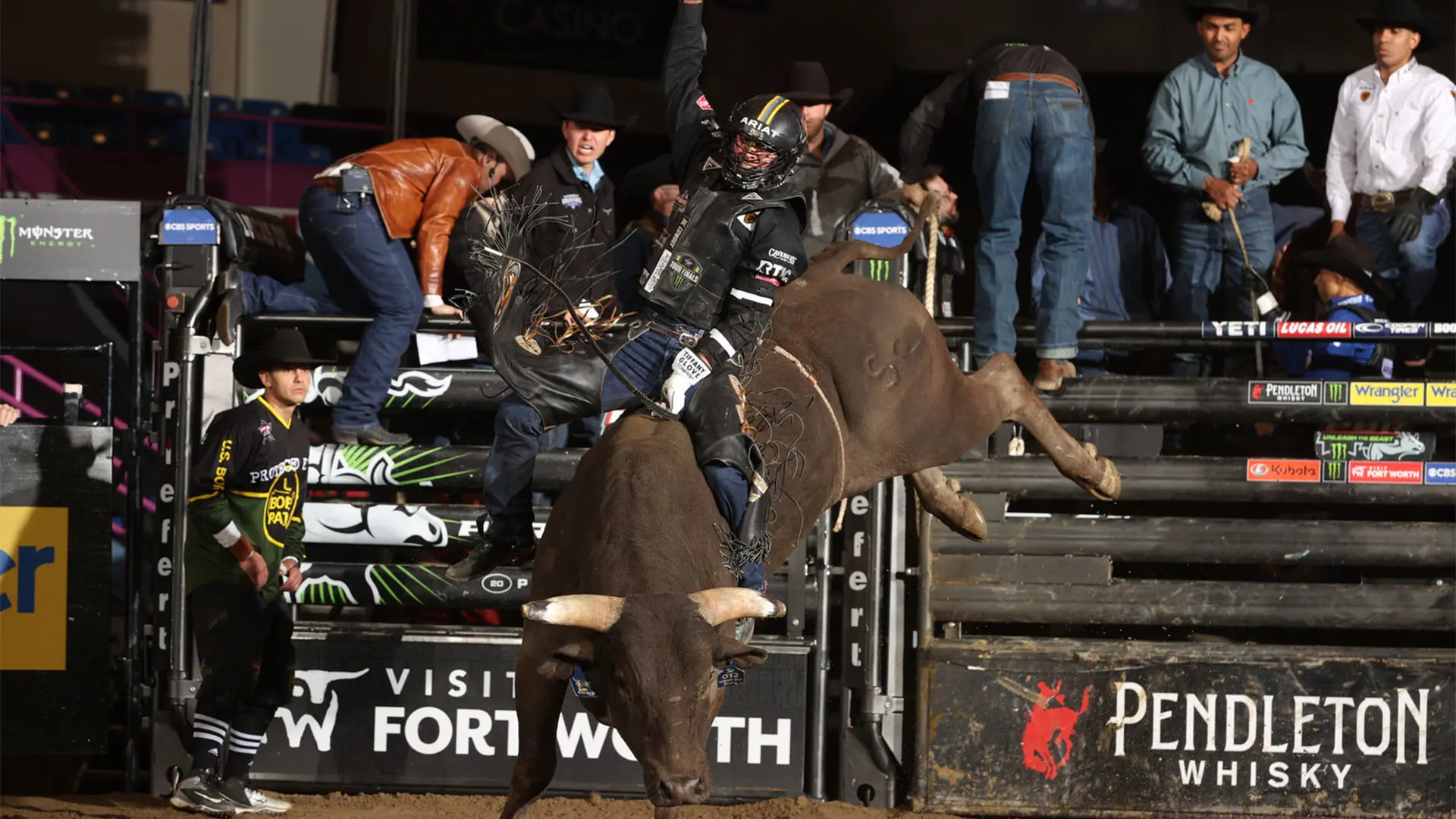 Cody Jesus seizes Round 1 win amidst sold-out crowd in Johnstown, Pennsylvania