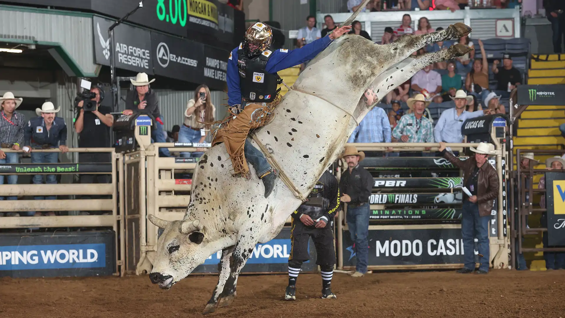 Riding in front of friends and family, Fielder gets back in the game in Round 3 of Eliminations