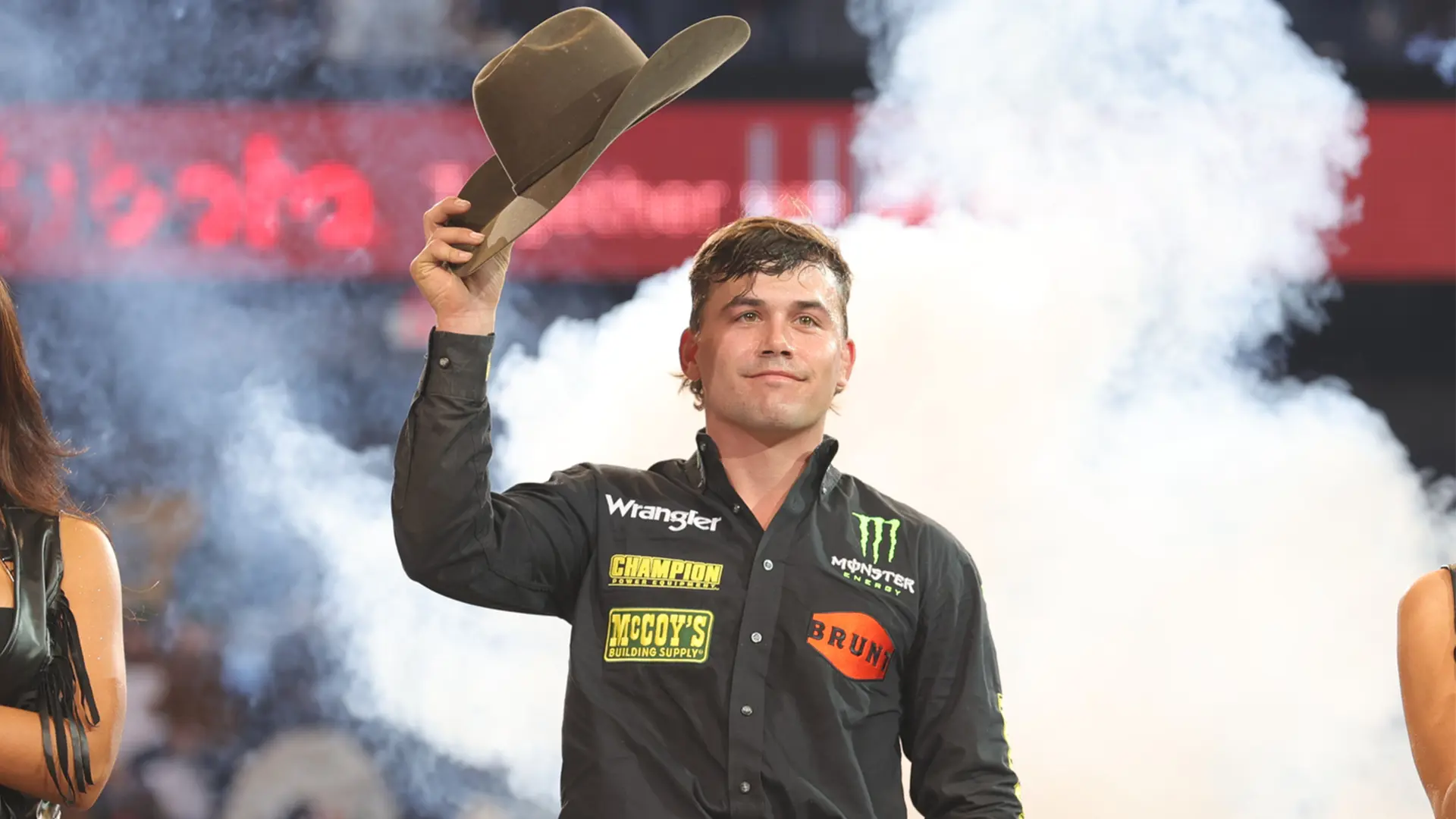 Daylon Swearingen wins heated Round 1 of UTB’s Tractor Supply Co. PBR Chicago 