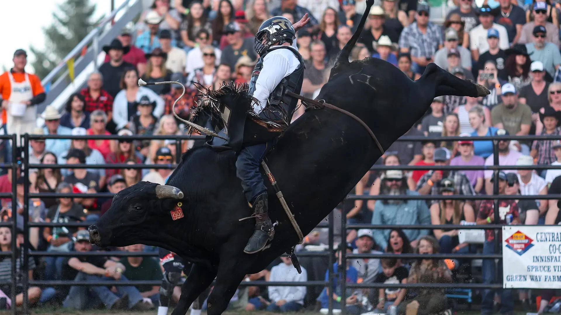 Nick Tetz assumes No. 1 rank in PBR Canada via win in Elnora, Alberta