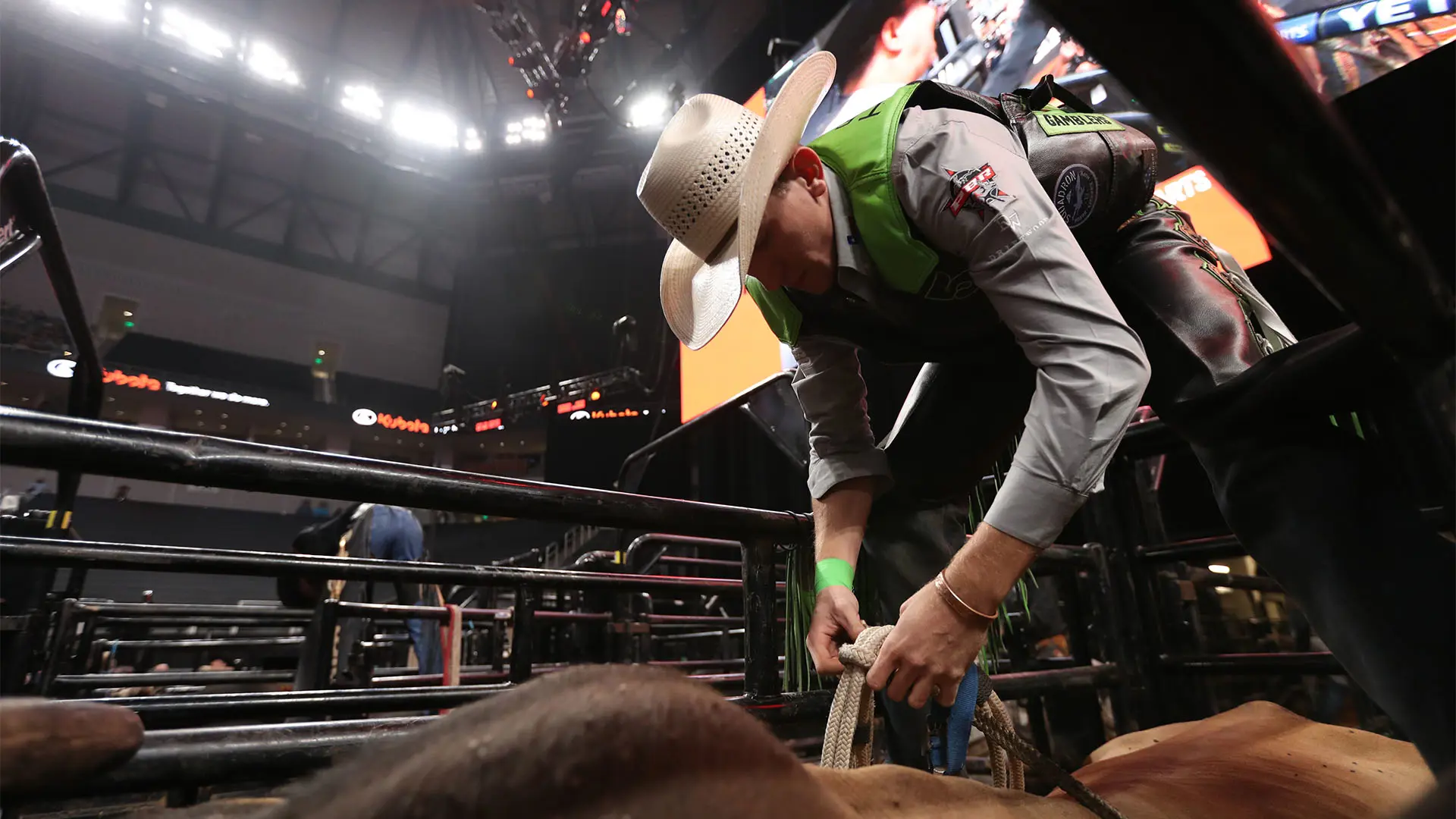  Cort McFadden’s flawless evening wins PBR Stockyards Showcase