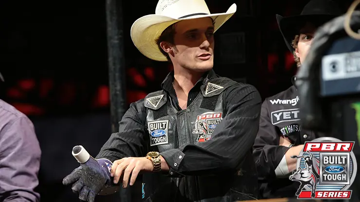 Lessons from the ring help Livingston on the dirt