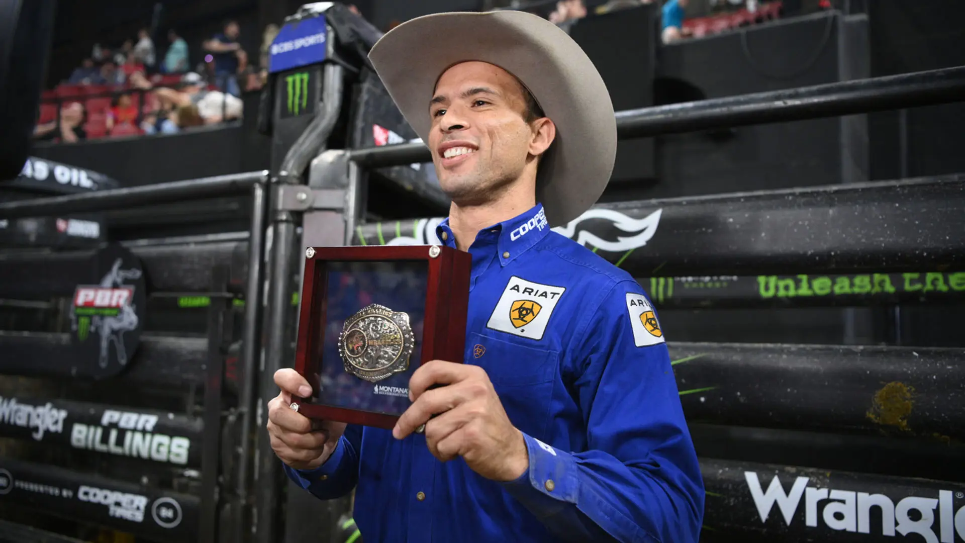 Eduardo Aparecido wins Wrangler PBR Billings, climbs to No. 2 in the world