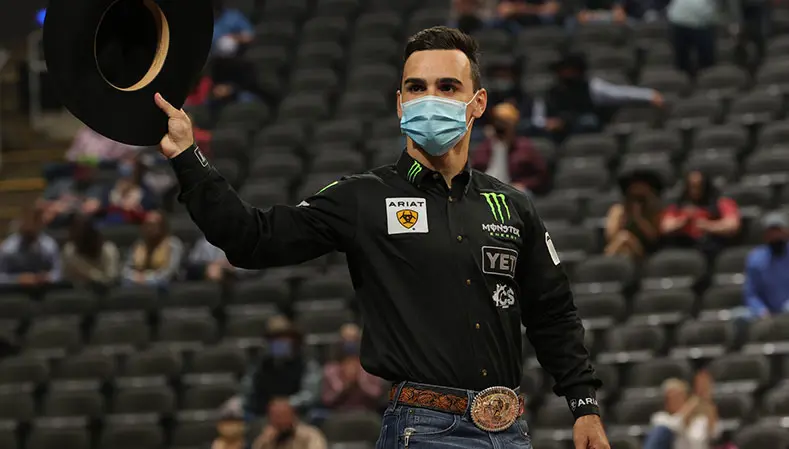 Reigning PBR World Champion Jose Vitor Leme cracks world Top 10 with Round 1 win in Kansas City 