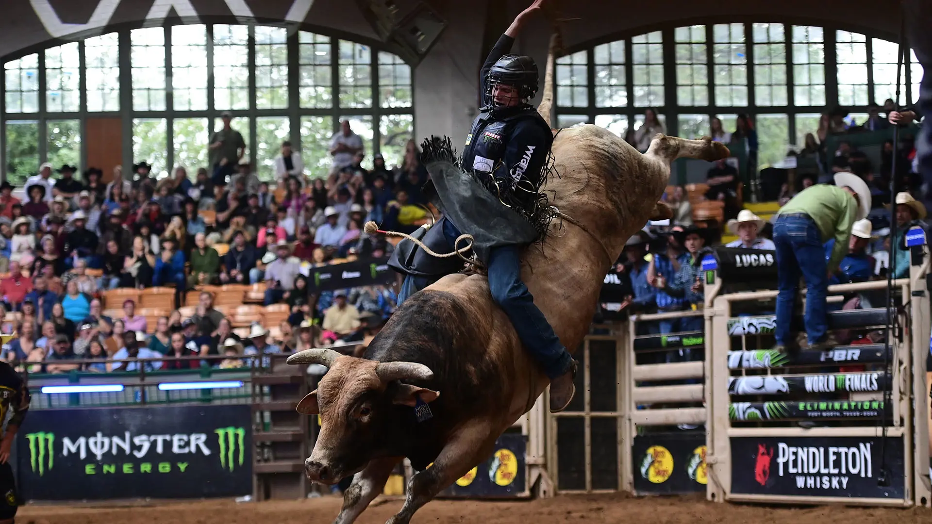 Dener Barbosa converts in the clutch to win PBR Stockyards Showcase