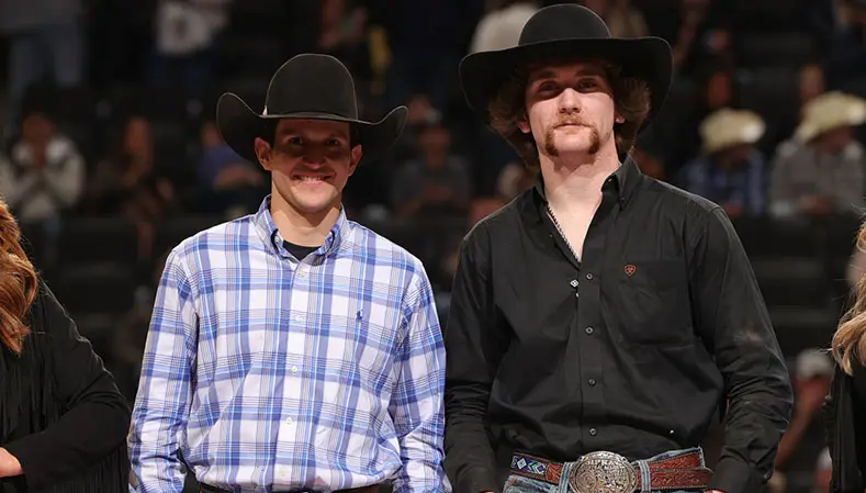 Barbosa and Mitchell split Round 1 win at PBR Ariat Invitational in Milwaukee