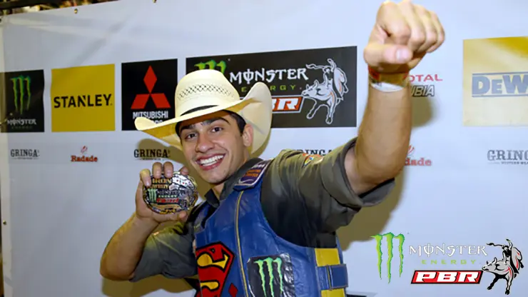 PBR Brazil: Cezere edges Montanha Jr. for PBR Brazil Iron Cowboy title