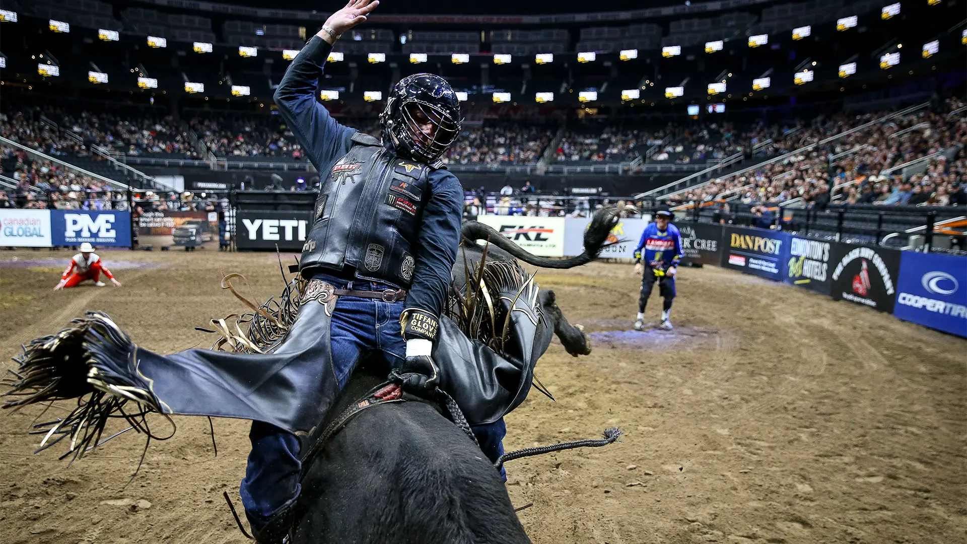 Nick Tetz rides lights out on opening night of 2024 PBR Canada National Finals to reclaim No. 1 rank in fierce Championship race