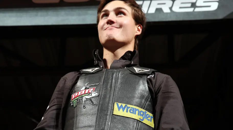 Round 1 victory propels Jake Lockwood to event lead at PBR Bull Bash at the MEC in Indiana