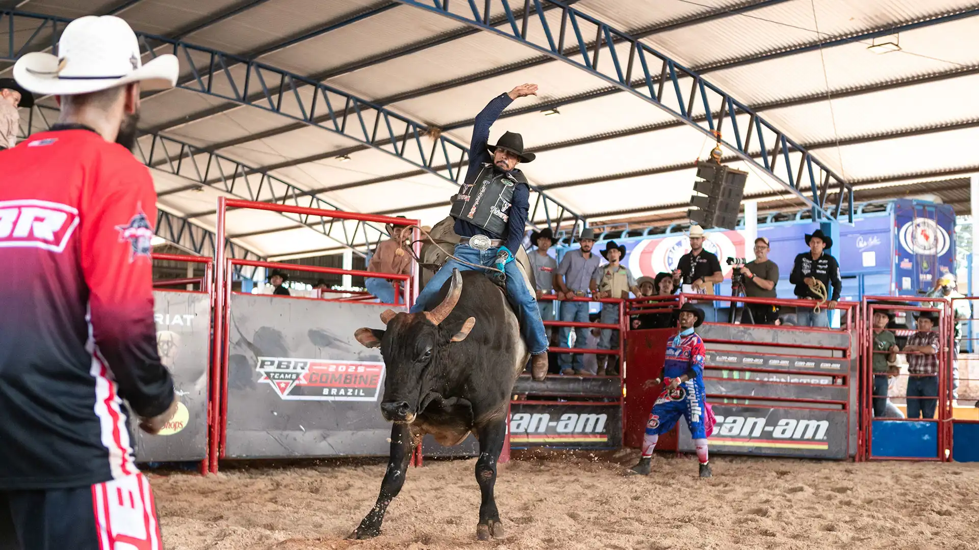 Riders whipped into shape on day two of PBR Teams combine in Brazil