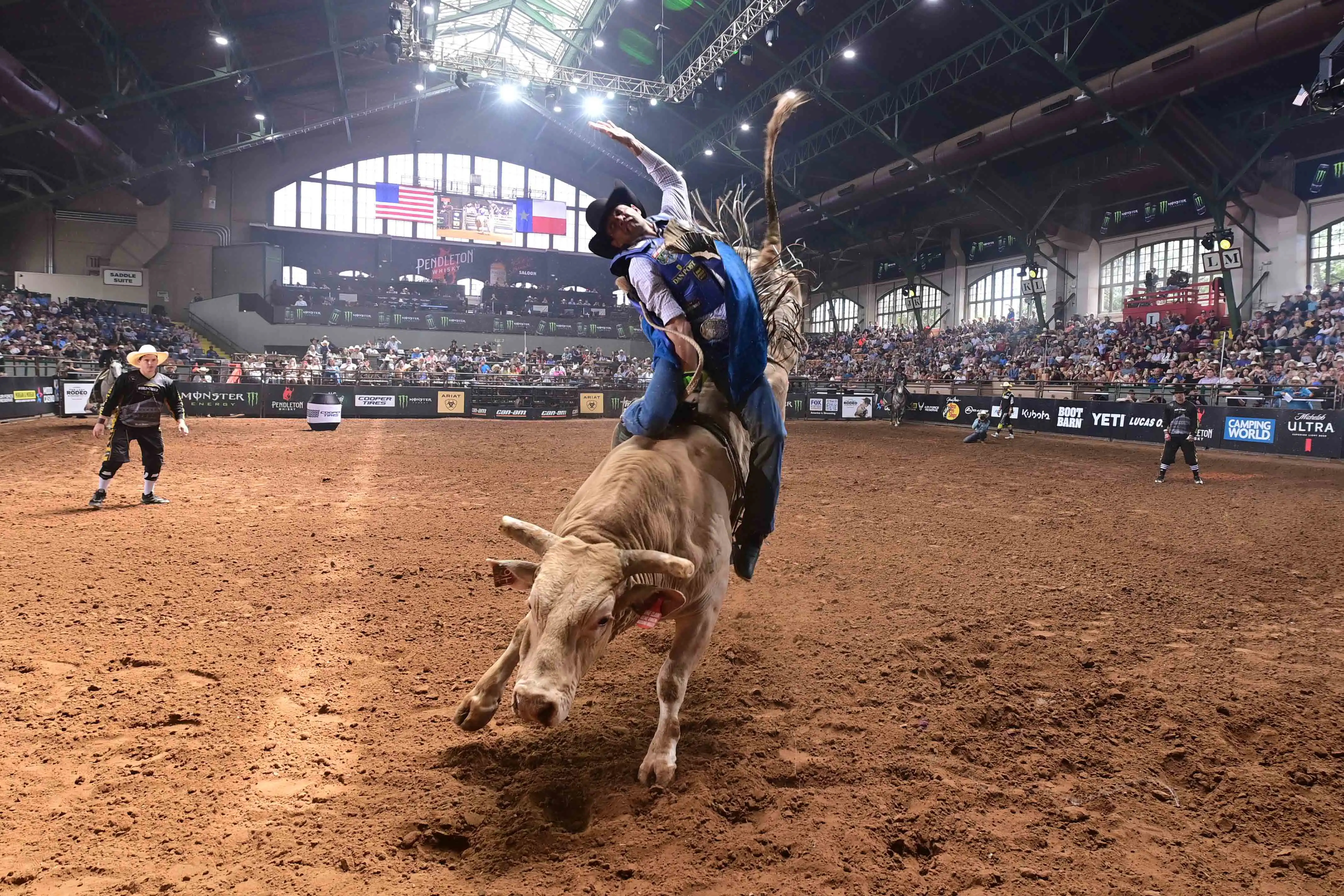 25 LIVE Fort Worth 04 667 (1)