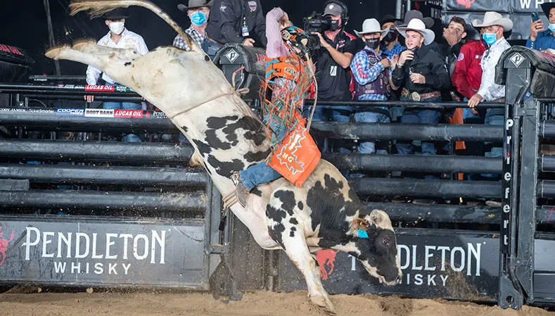 Salgado pursuing 2021 Pendleton Whisky Velocity Tour championship with Amadeu Campos Silva on his mind