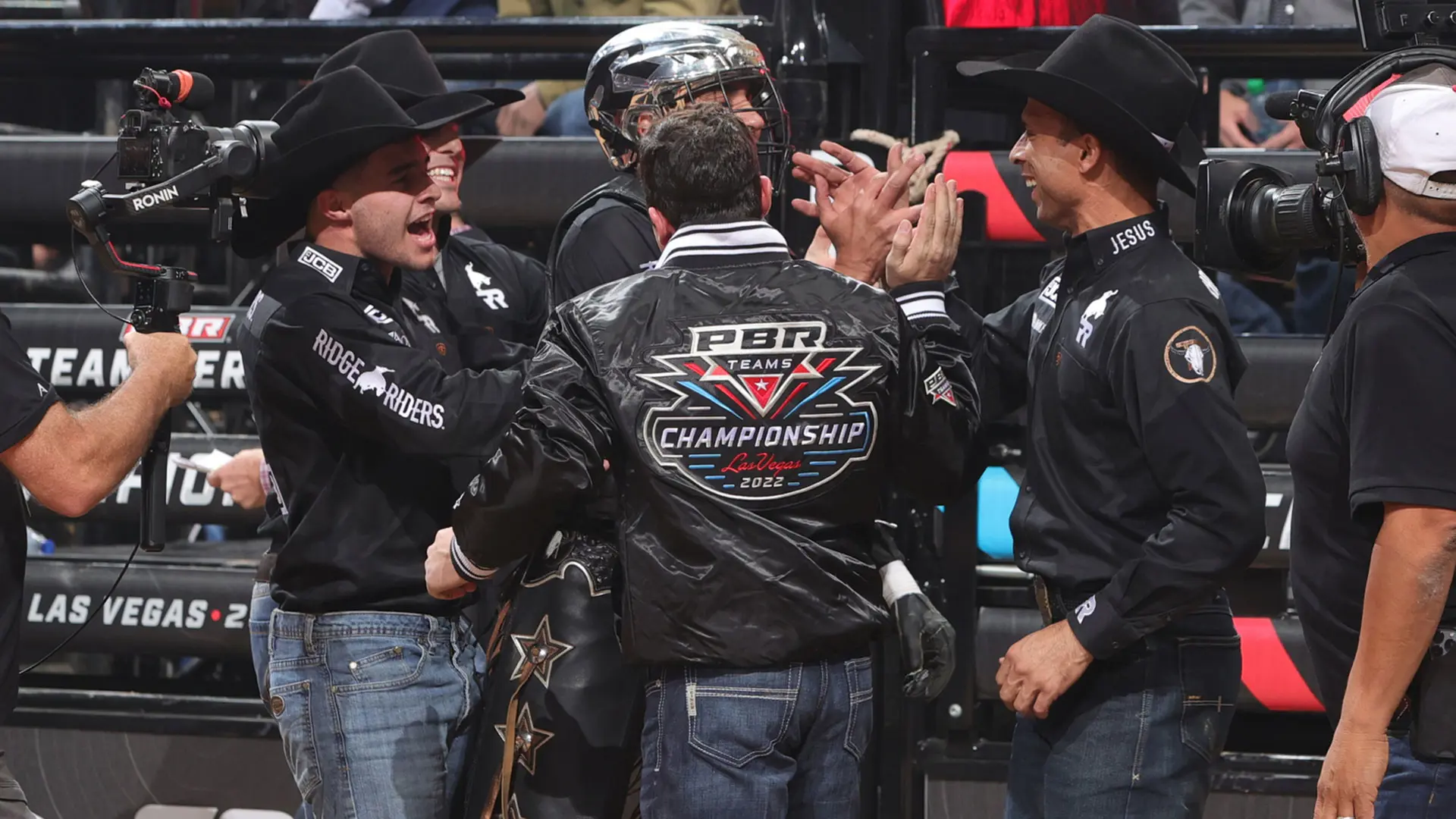 No. 5 Arizona Ridge Riders narrowly beat No. 6 Missouri Thunder to advance to second round of games in first PBR Team Series Championship