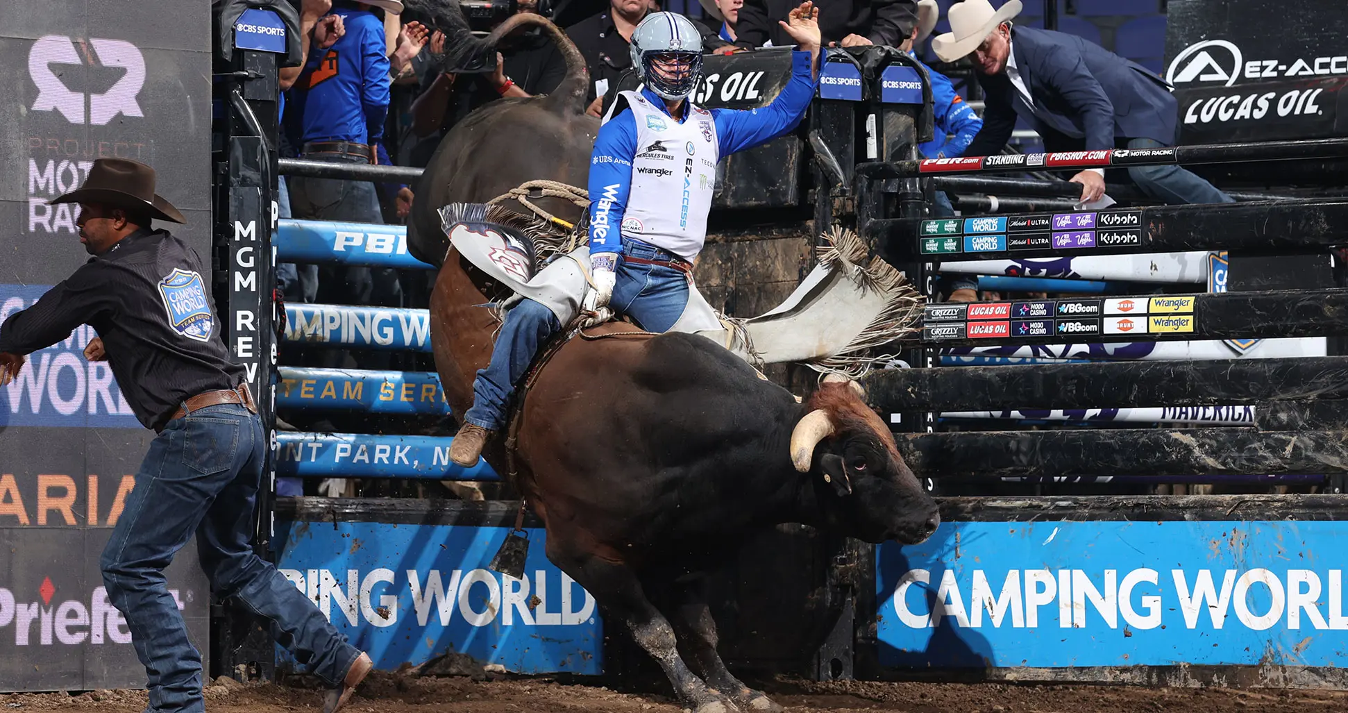 In the biggest regular-season upset in PBR Teams history, New York Mavericks beat top-ranked Florida Freedom 346-177 to close out PBR Teams: Maverick Days at UBS Arena