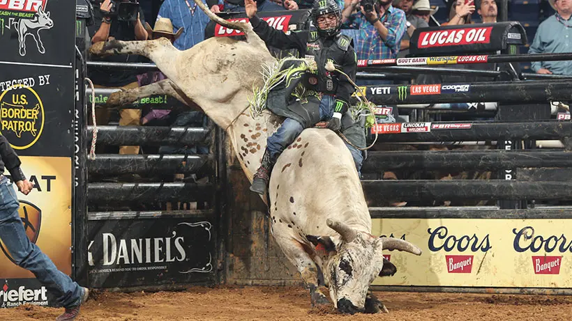 Smooth Operator takes lead in YETI World Champion Bull race by bucking off Leme