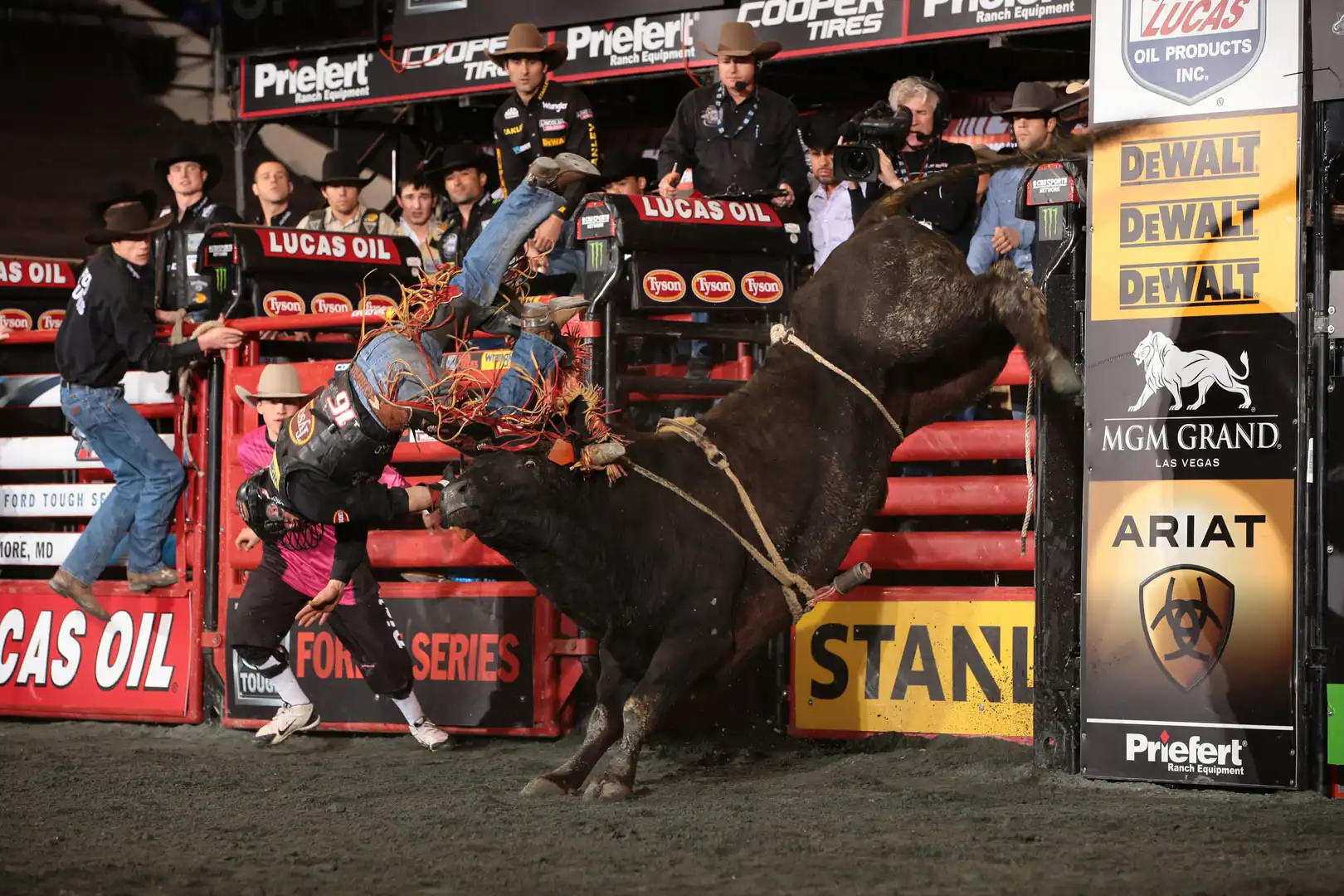 04f6ed56-bca7-4b37-8ae5-700c4b7e3564