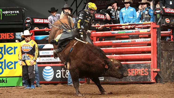 Triplett earns first career PBR Built Ford Tough Series win in Oklahoma City