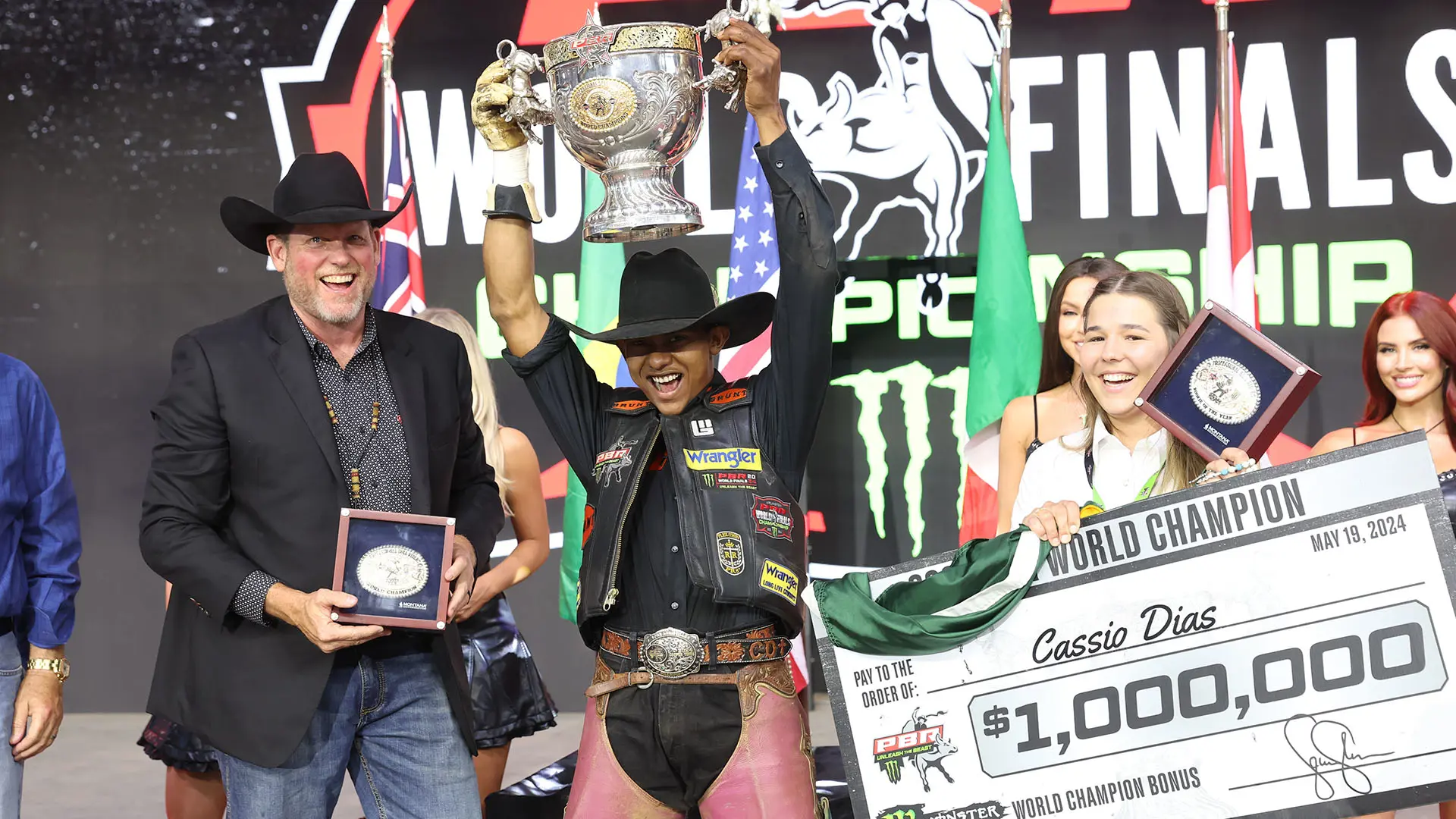 Cassio Dias crowned 2024 PBR World Champion and Rookie of the Year