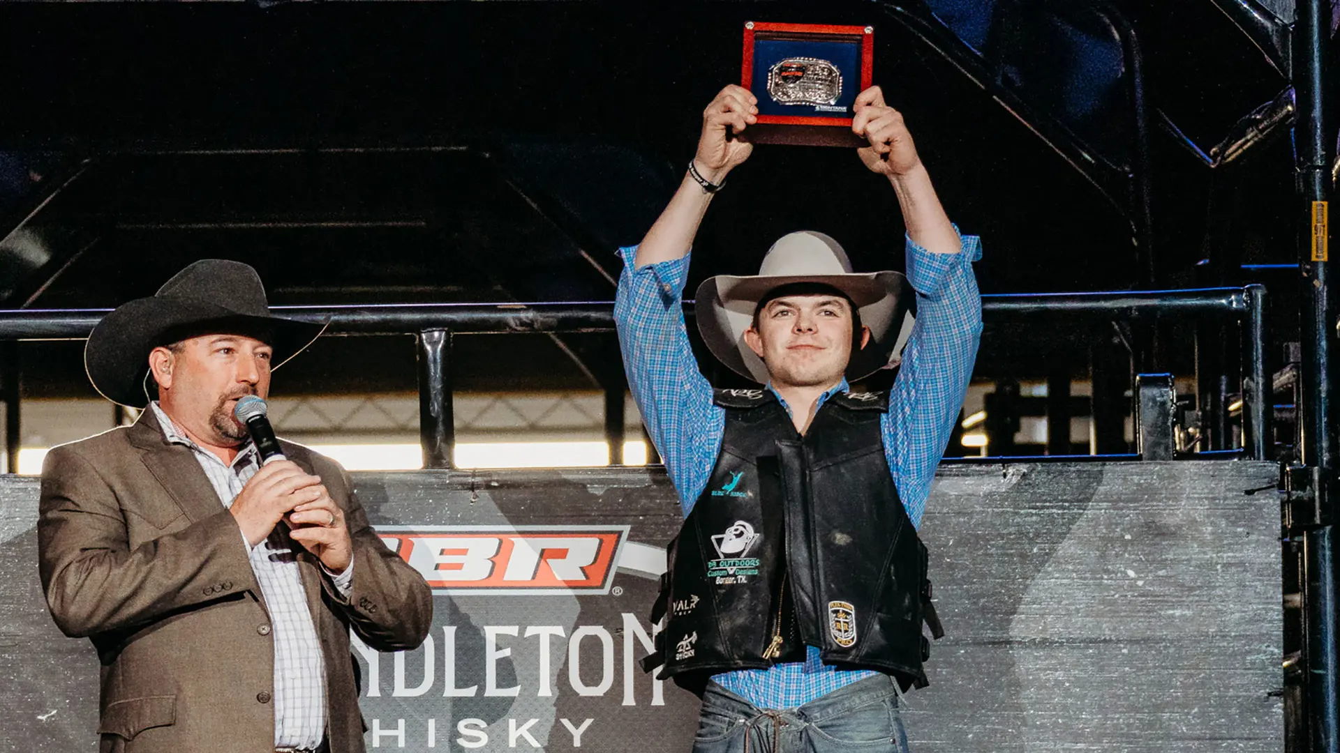 Dawson Gleaves goes 3-for-3 to win Kubota PBR Bangor