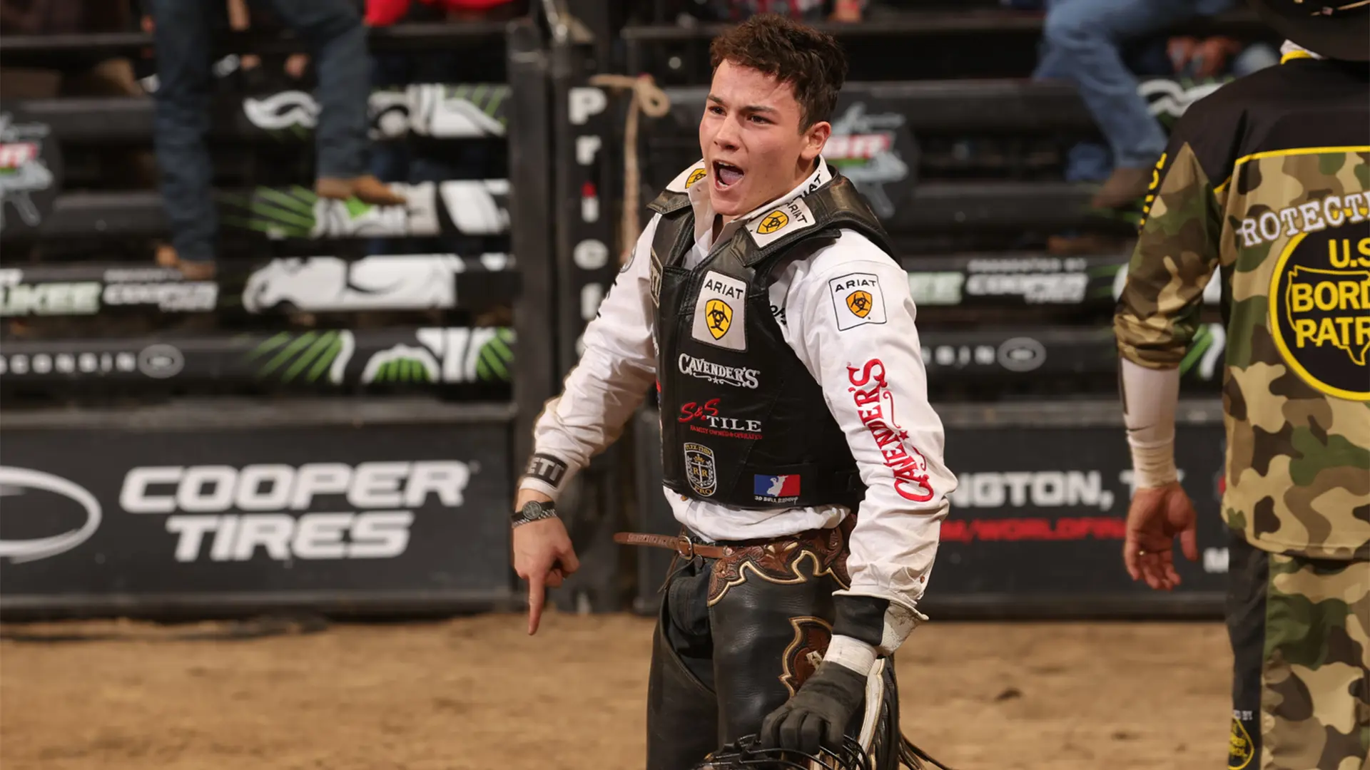 Teenage phenom John Crimber, Caden Bunch tie for Round 1 win at sold-out PBR Milwaukee