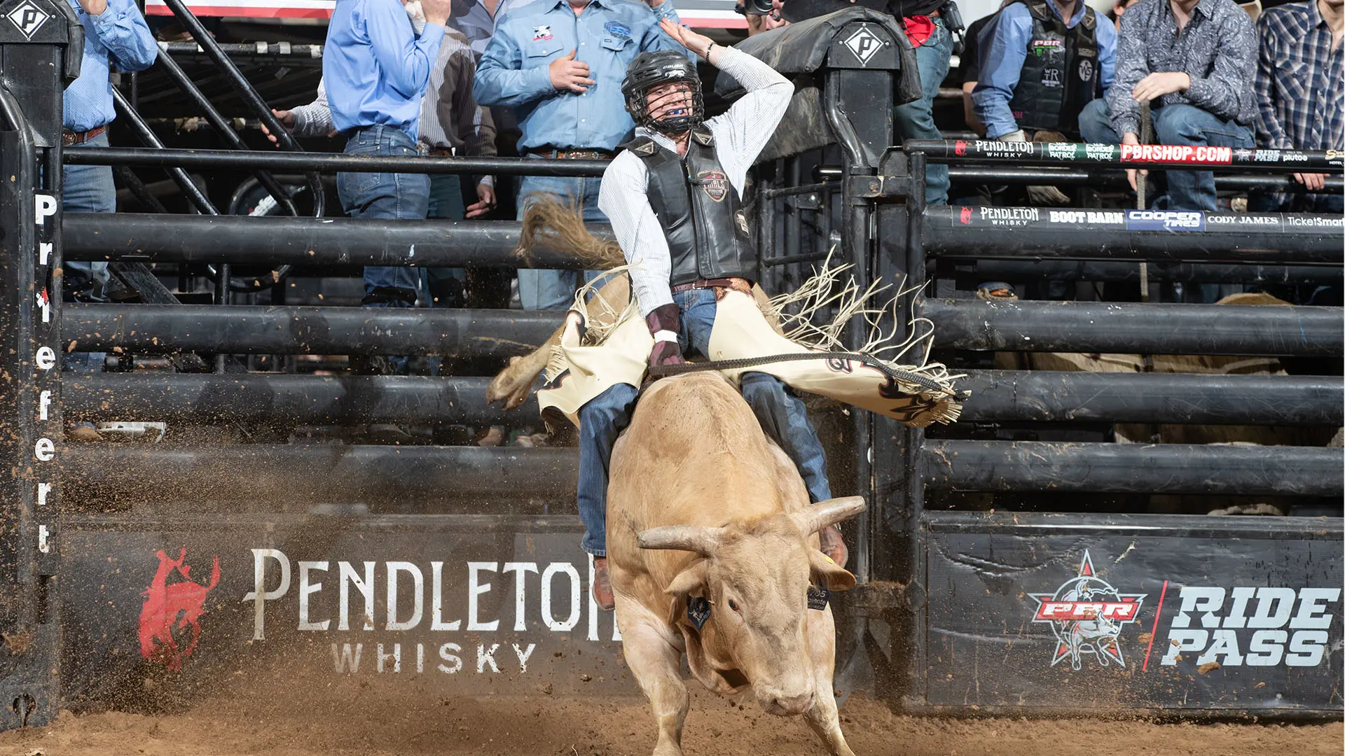 Quentin Vaught wins Round 1 of PBR Pendleton Whisky Velocity Tour event in Reading, Pennsylvania