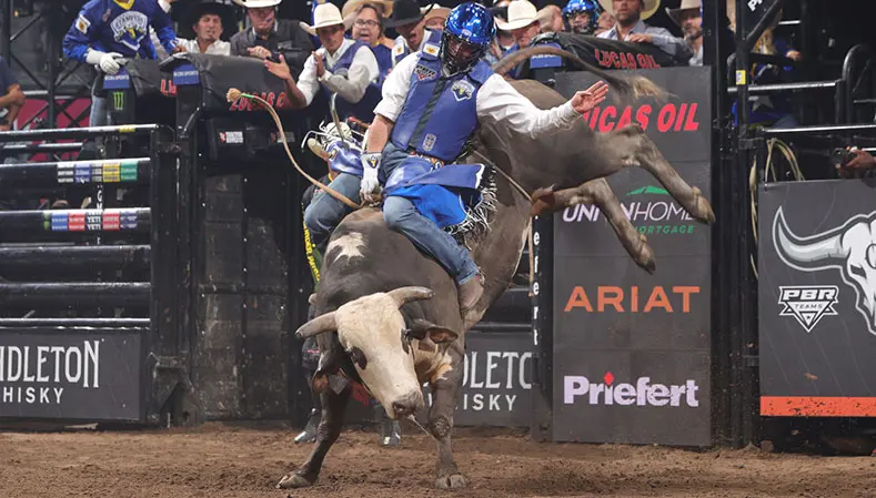 Nashville Stampede defeat Ariat Texas Rattlers by one ride on opening night of PBR Team Series action in Kansas City, Missouri 