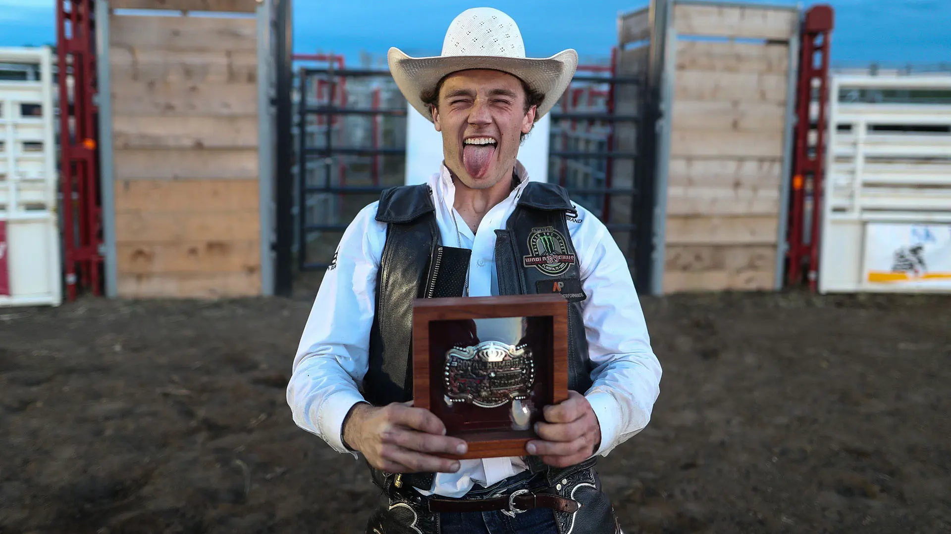 Nick Tetz wins PBR Touring Pro Division event in Coronation, Alberta, to extend his lead atop the 2023 Canadian Championship race